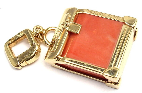 LOUIS VUITTON Coral Steamer Bag Yellow Gold Charm Pendant In New Condition In Holland, PA