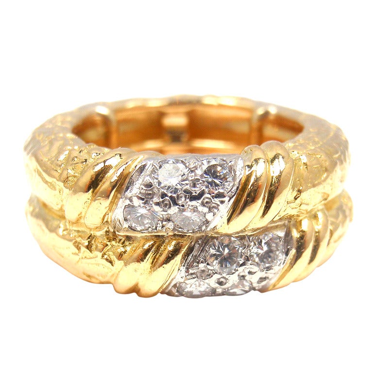 VAN CLEEF 
ARPELS Diamond Yellow Gold Ring