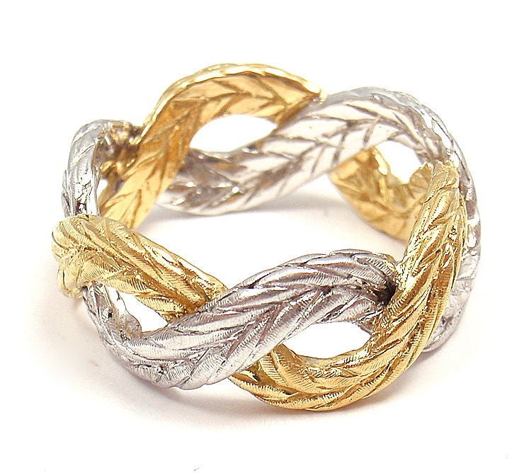 MARIO BUCCELLATI Infinity Yellow & White Gold Ring In New Condition In Holland, PA
