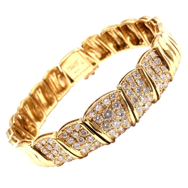 VAN CLEEF & ARPELS Diamond Yellow Gold Bangle Bracelet