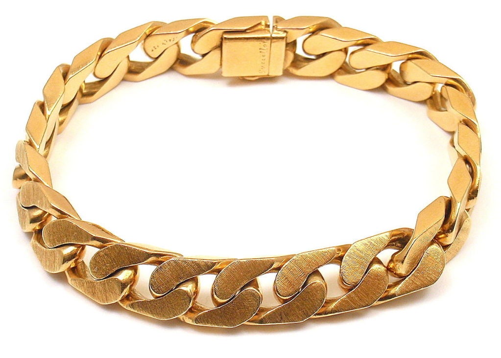 18k Yellow Gold Curb Chain Bracelet by Buccellati. 

Details: 
Weight: 69.7 grams
Length: 7.5