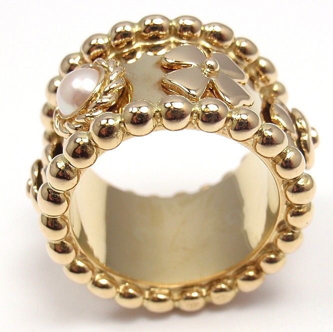 Women's CHANEL Pearl Clover Camellia Yellow Gold Ring