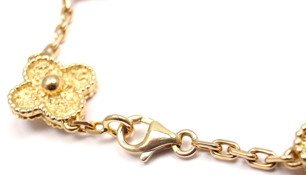 VAN CLEEF & ARPELS Vintage Alhambra Yellow Gold Bracelet In New Condition In Holland, PA