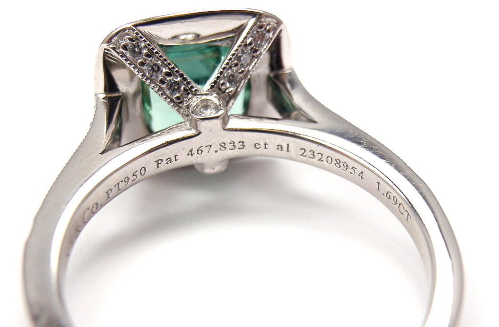 TIFFANY & CO Legacy Diamond & Green Tourmaline Platinum Ring In New Condition In Holland, PA