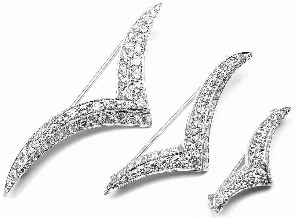 Platinum 3.5CT Diamond Set of 3 Seagull Brooch Pins by Tiffany & Co. These brooches come with an original Tiffany & Co box. With 101 round brilliant cut diamonds, VVS1 clarity, E color. Total Diamond Weight: 3.5CT. 

Details: