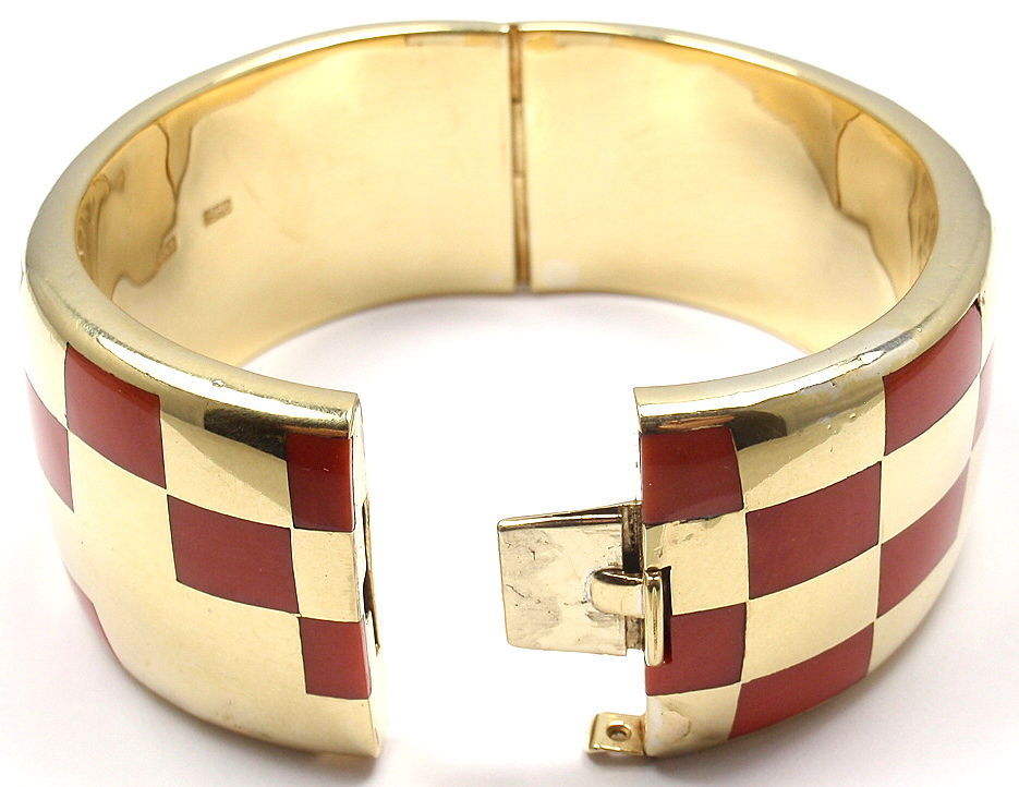 Tiffany & Co. Coral Inlaid Yellow Gold Bangle Bracelet In Excellent Condition In Holland, PA