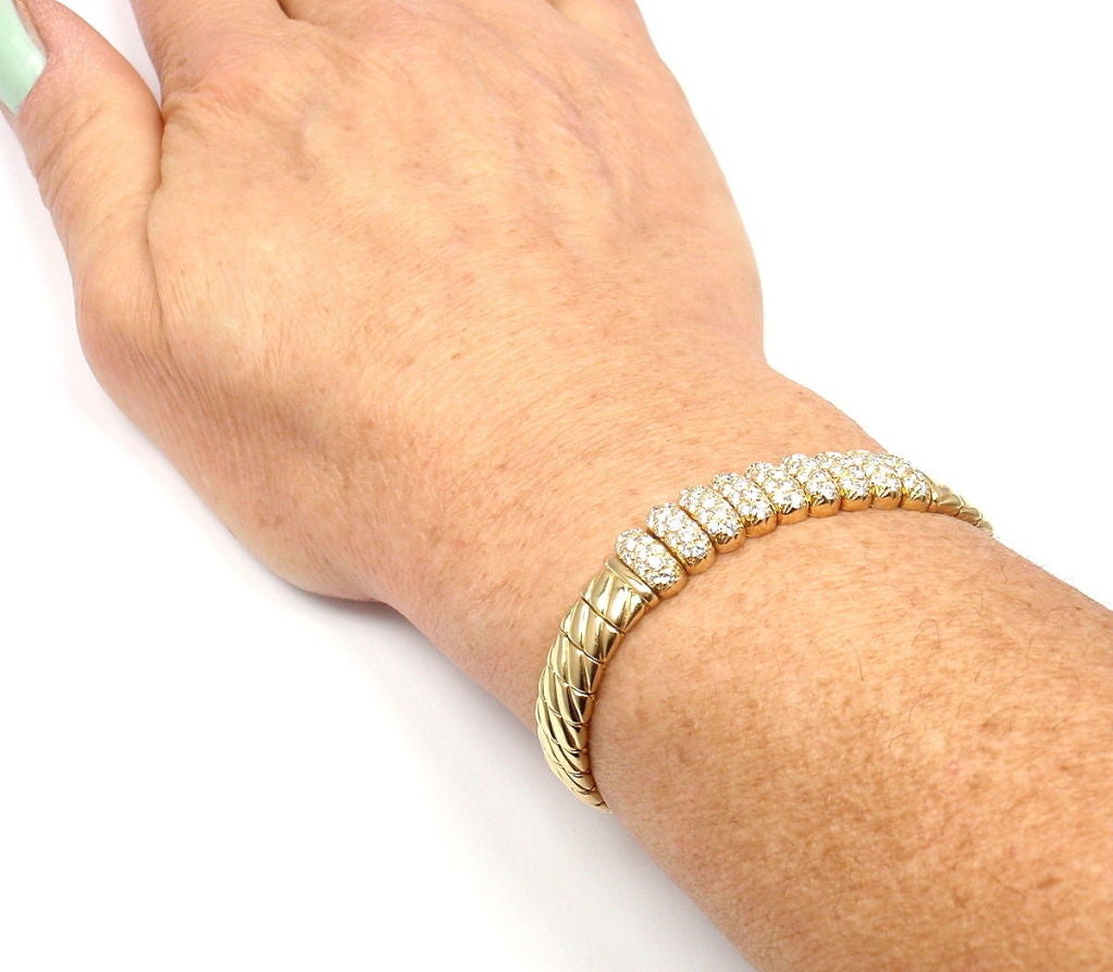 Van Cleef & Arpels Diamond Gold Bangle Bracelet 5