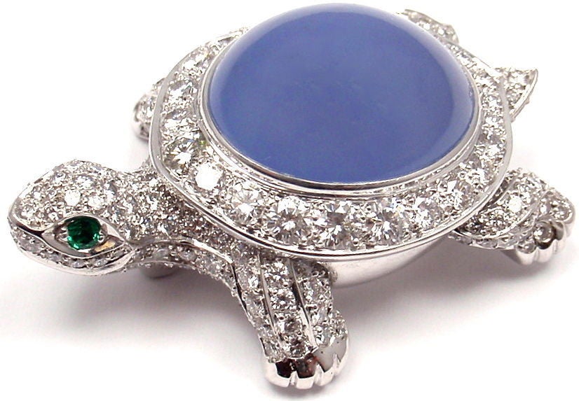 Cartier Turtle Chalcedony Emerald Diamond White Gold Pin Brooch In New Condition In Holland, PA
