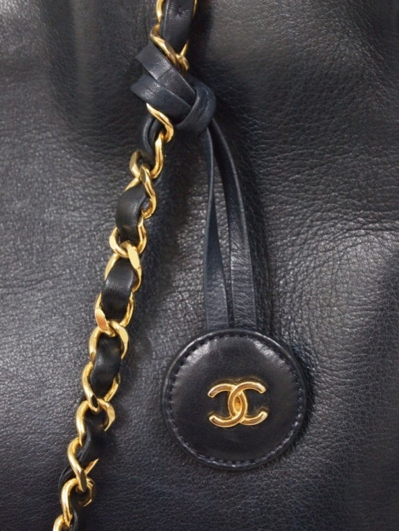 Vintage CHANEL PARIS 1990's era Dark navy leather large tote bag 2