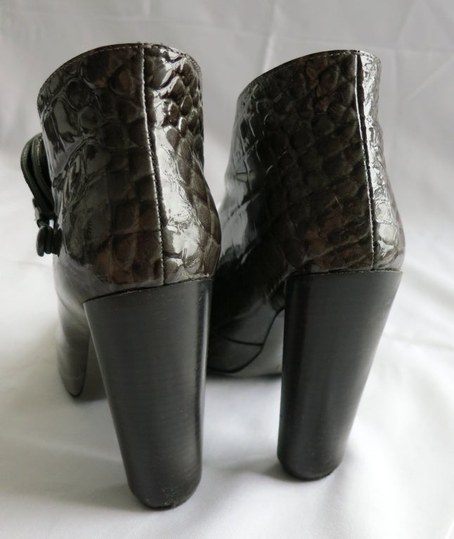 LOUIS VUITTON Patent crocodile green leather ankle boots 2