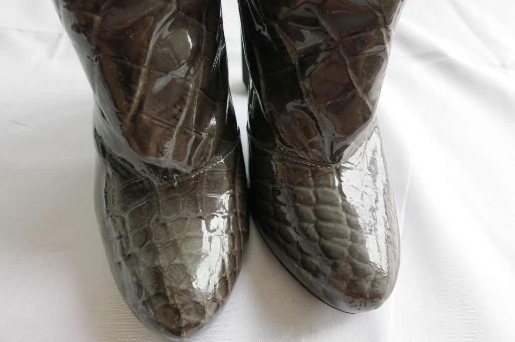 LOUIS VUITTON Patent crocodile green leather ankle boots 4