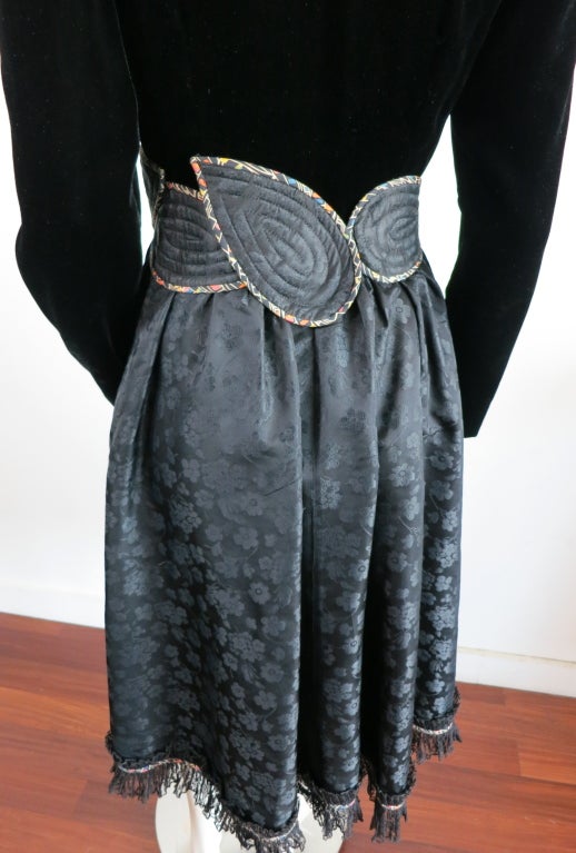 Vintage KOOS VAN DEN AKKER applique waist floral jacquard dress For Sale 4
