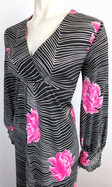 Women's Vintage HANAE MORI 1970's era linear floral dress For Sale