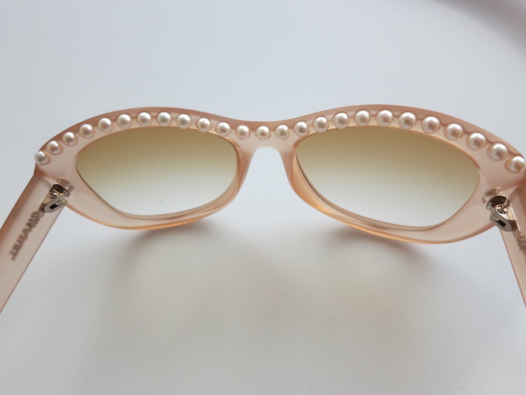 Unworn CHANEL PARIS encapsulated fresh water pearl sunglasses 3