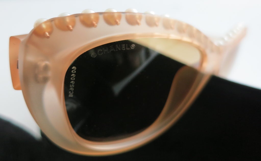 Unworn CHANEL PARIS encapsulated fresh water pearl sunglasses 6