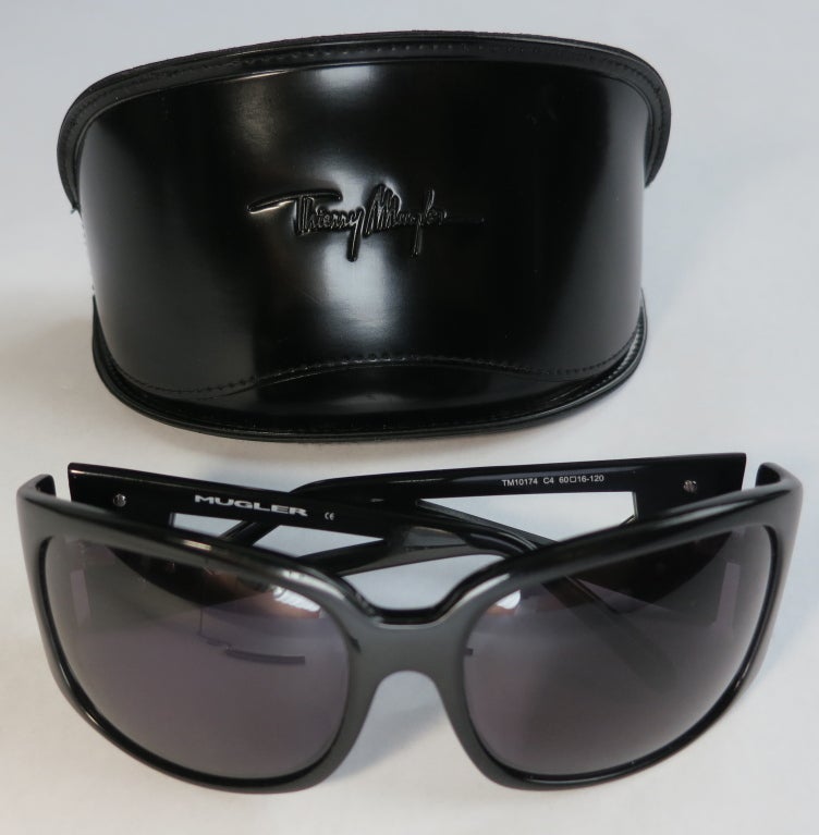 THIERRY MUGLER Jet black sunglasses with Swarovski crystal star 1