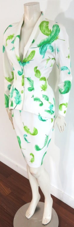 Vintage THIERRY MUGLER Feather print silk curvaceous skirt suit In Excellent Condition For Sale In Newport Beach, CA