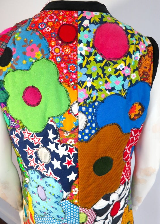 Vintage 1970's flower power quilted patchwork vest For Sale 2