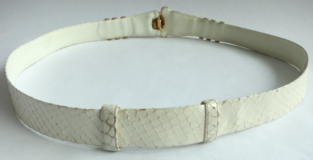 Vintage JUDITH LEIBER 1960's Lion medallion ivory snakeskin belt For Sale 1