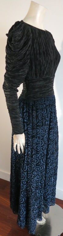Women's Vintage MARY MCFADDEN 1980's 'Marii' pleated swirl dress For Sale