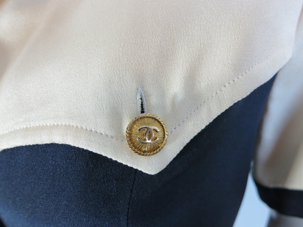 Women's Vintage CHANEL PARIS Silk crepe de chine short sleeve jacket/top