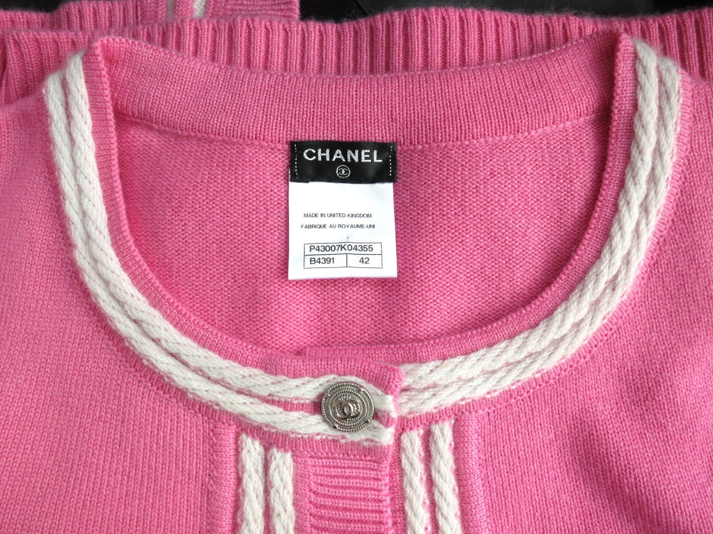 CHANEL PARIS 100% Cashmere pink & ivory cardigan 2