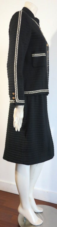 Vintage CHANEL Black & ivory zig-zag stitch skirt suit 1