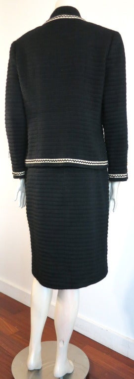 Vintage CHANEL Black & ivory zig-zag stitch skirt suit 2