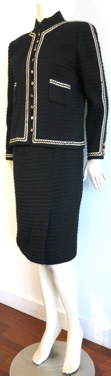 Vintage CHANEL Black & ivory zig-zag stitch skirt suit 3