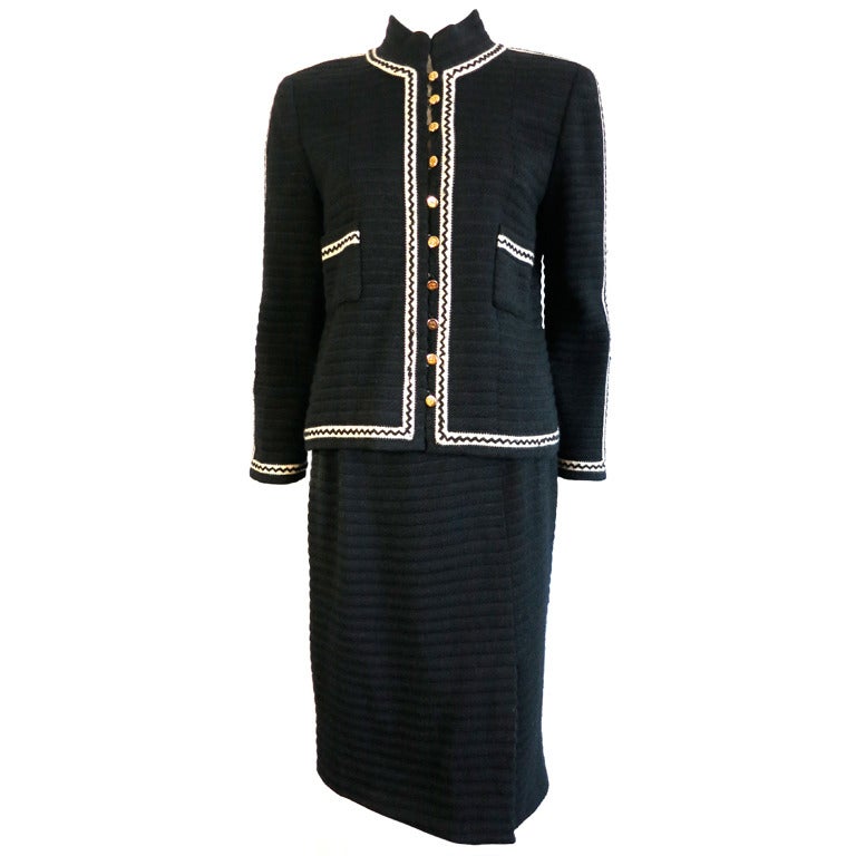 Vintage CHANEL Black & ivory zig-zag stitch skirt suit
