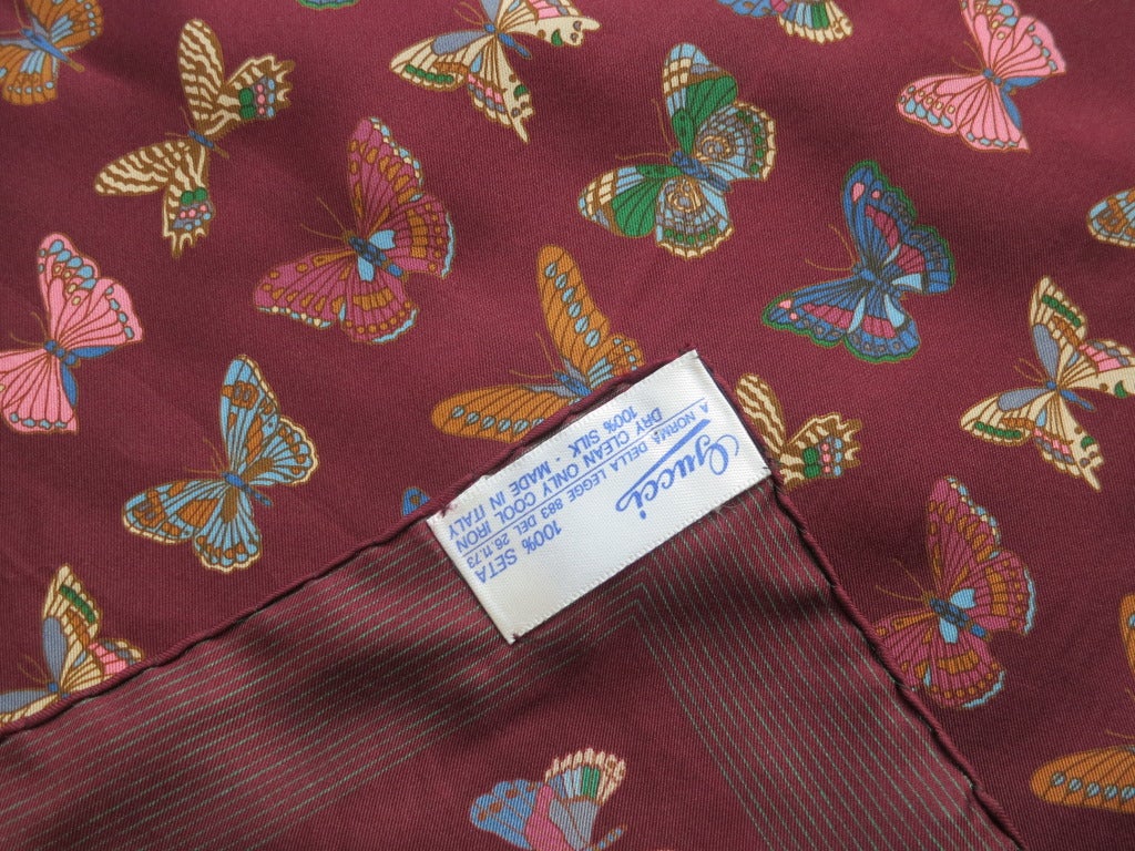 Vintage GUCCI ITALY 100% Silk butterfly printed scarf and case In Excellent Condition In Newport Beach, CA