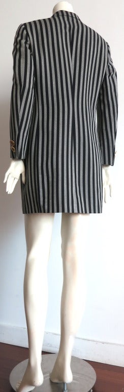 Vintage GIANNI VERSACE COUTURE Blazer dress with oversized Medusa metal buttons For Sale 3