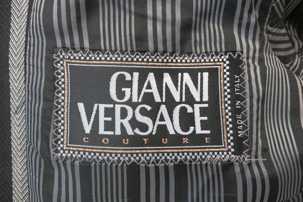 Vintage GIANNI VERSACE COUTURE Blazer dress with oversized Medusa metal buttons For Sale 4