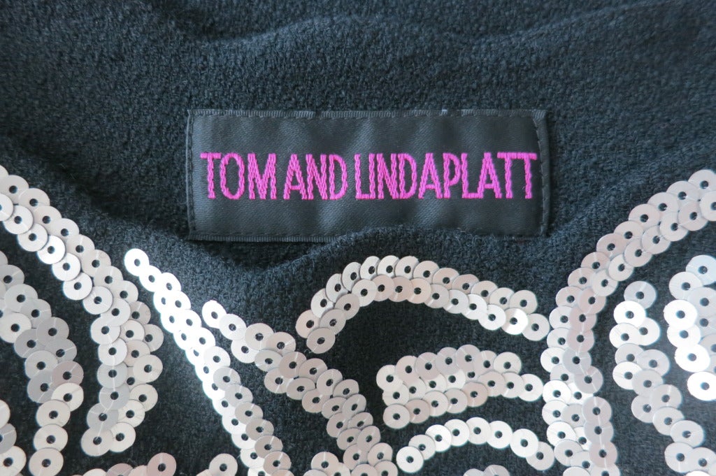 Vintage TOM AND LINDA PLATT Black crepe dress with platinum-tone sequins For Sale 3