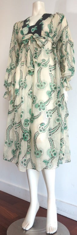 Vintage OSSIE CLARK Celia Birtwell Mystic Daisy silk dress In Good Condition In Newport Beach, CA