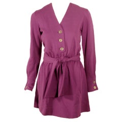 Rudi Gernreich Minivestido de punto morado con botones delanteros y cinturón