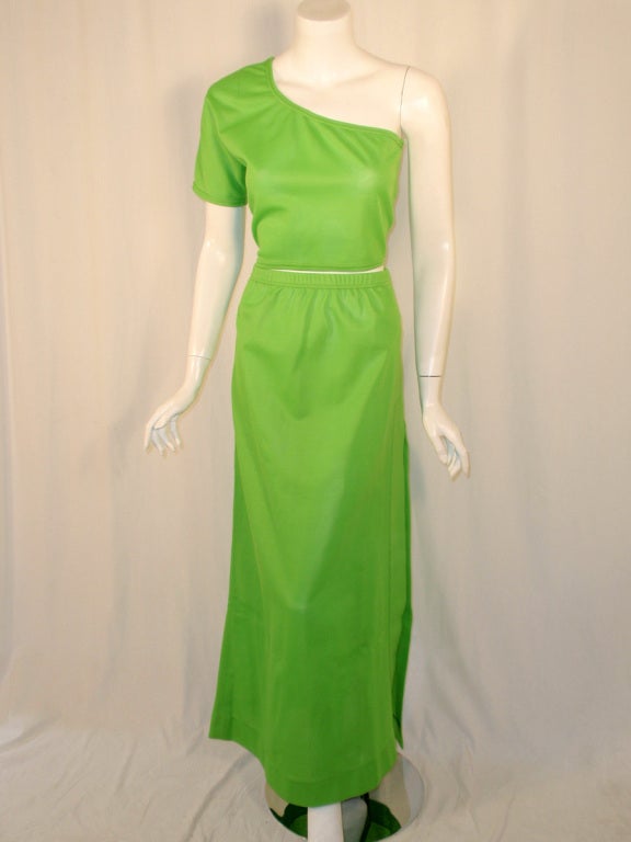 Size: 14

(Vintage 1960's- Please Refer to Measurements to Ensure A Good Fit)

Measurements:

Top: 
Bust: 36