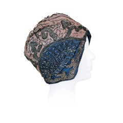 Flapper-Cloche-Hut aus Seide mit Perlen in Metallic-Blau und Champage aus den 1920er Jahren