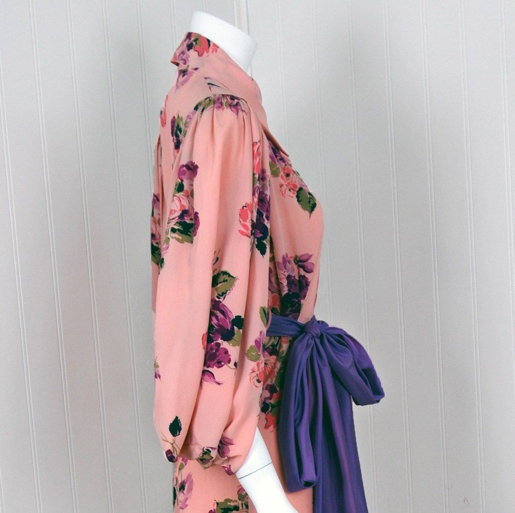 1930's Rose Garden Silk-Rayon Winged-Sleeve Dressing Gown 2