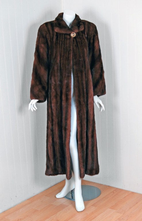 An extraordinary, rich dark-brown colored genuine mink-fur from 