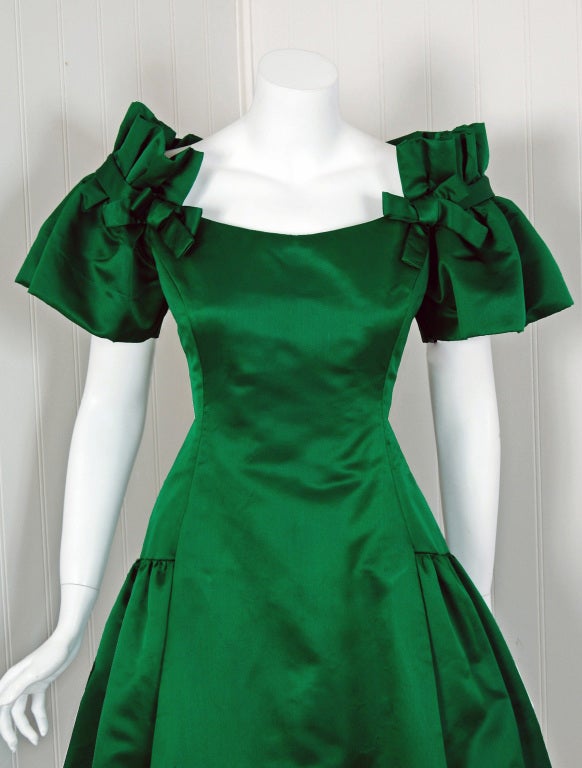 1980s Arnold Scaasi Brillaint Emerald Green Strapless Dress w Woven Heart Print & Bows