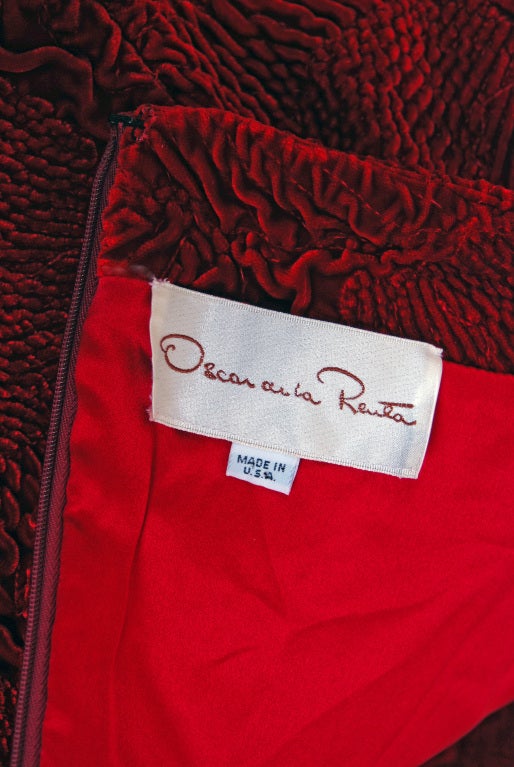 1990's Oscar de la Renta Ruched Ruby-Red Velvet Strapless Gown 2