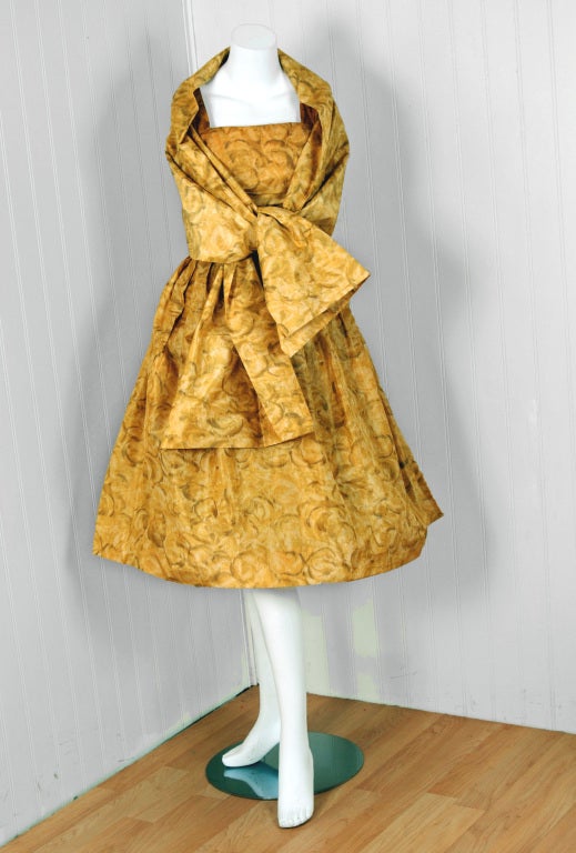 1950's Elegant Golden-Yellow Watercolor Silk Full Party Dress & Shawl In Excellent Condition In Beverly Hills, CA
