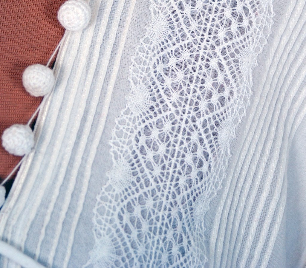 Women's 1970's Chloe Crisp-White Cotton & Lace Low-Cut Plunge Sun Dress