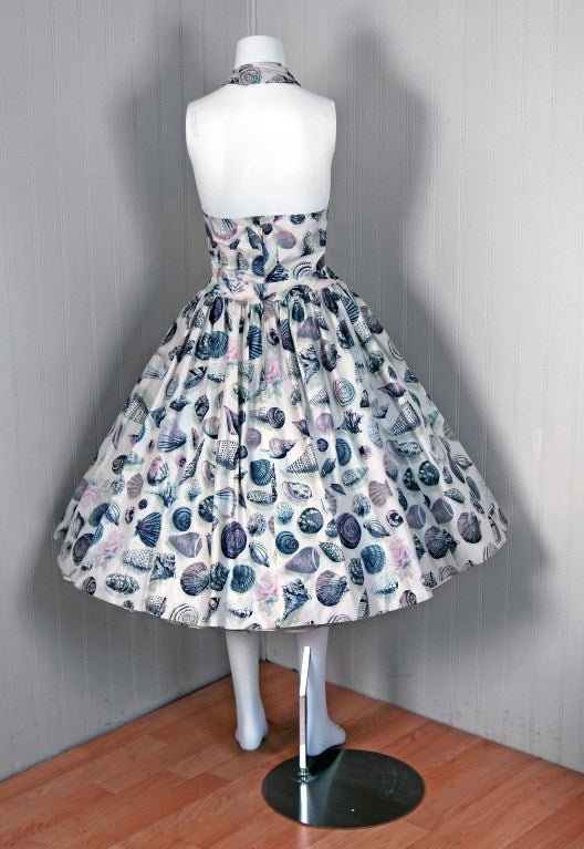 1950's Seashells Novelty-Print Polished Cotton Halter Circle-Skirt Sun Dress In Excellent Condition In Beverly Hills, CA