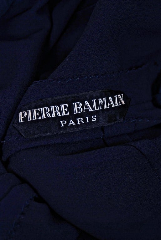 Women's Vintage 1973 Pierre Balmain Haute Couture Navy Silk Pleated Petal Collar Gown For Sale