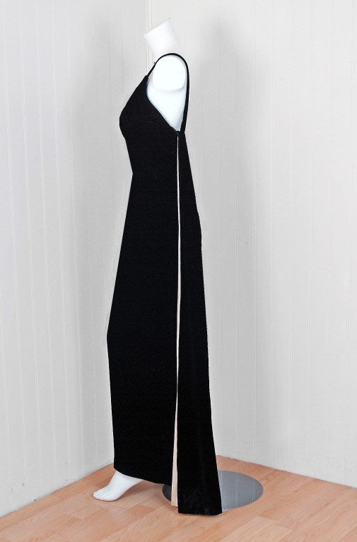 1950's Mr. Blackwell Black & White Velvet Trained Evening Gown In Excellent Condition In Beverly Hills, CA