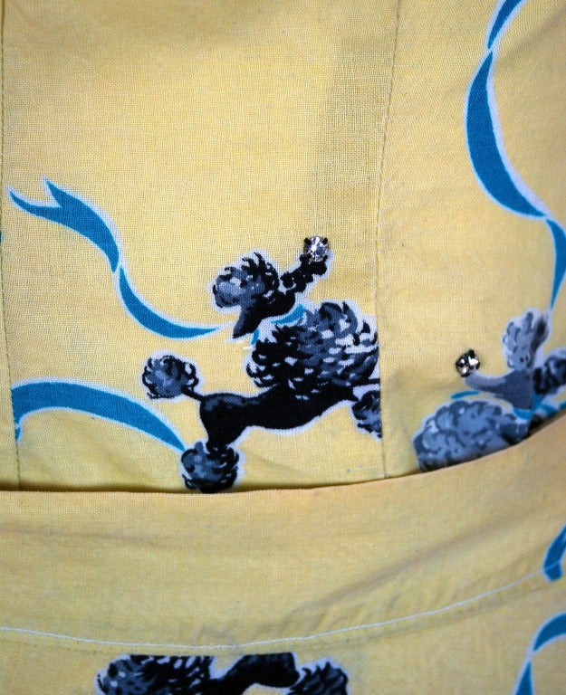1950's Poodle-Dogs Novelty Print Cotton Halter Circle-Skirt Dress In Excellent Condition In Beverly Hills, CA