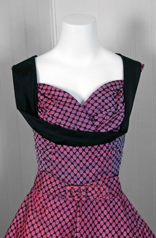 1950's Pink & Black Flocked Taffeta Shelf-Bust Party Dress Set In Excellent Condition In Beverly Hills, CA