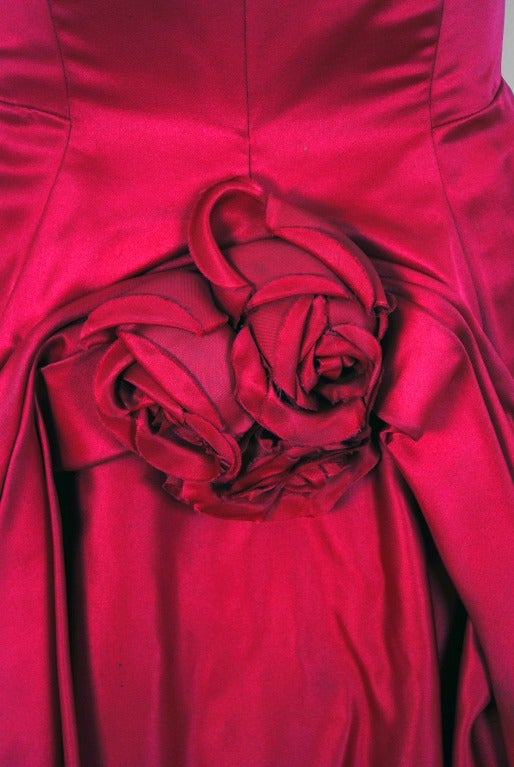 1950's Magenta-Pink Satin Roses Applique Draped Cocktail Dress In Excellent Condition In Beverly Hills, CA